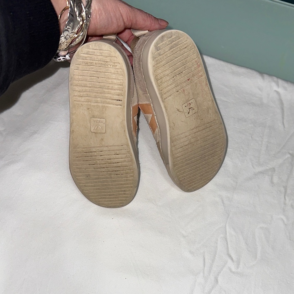 Veja Kids' Beige and Peach Sneakers - Picture 4 of 6
